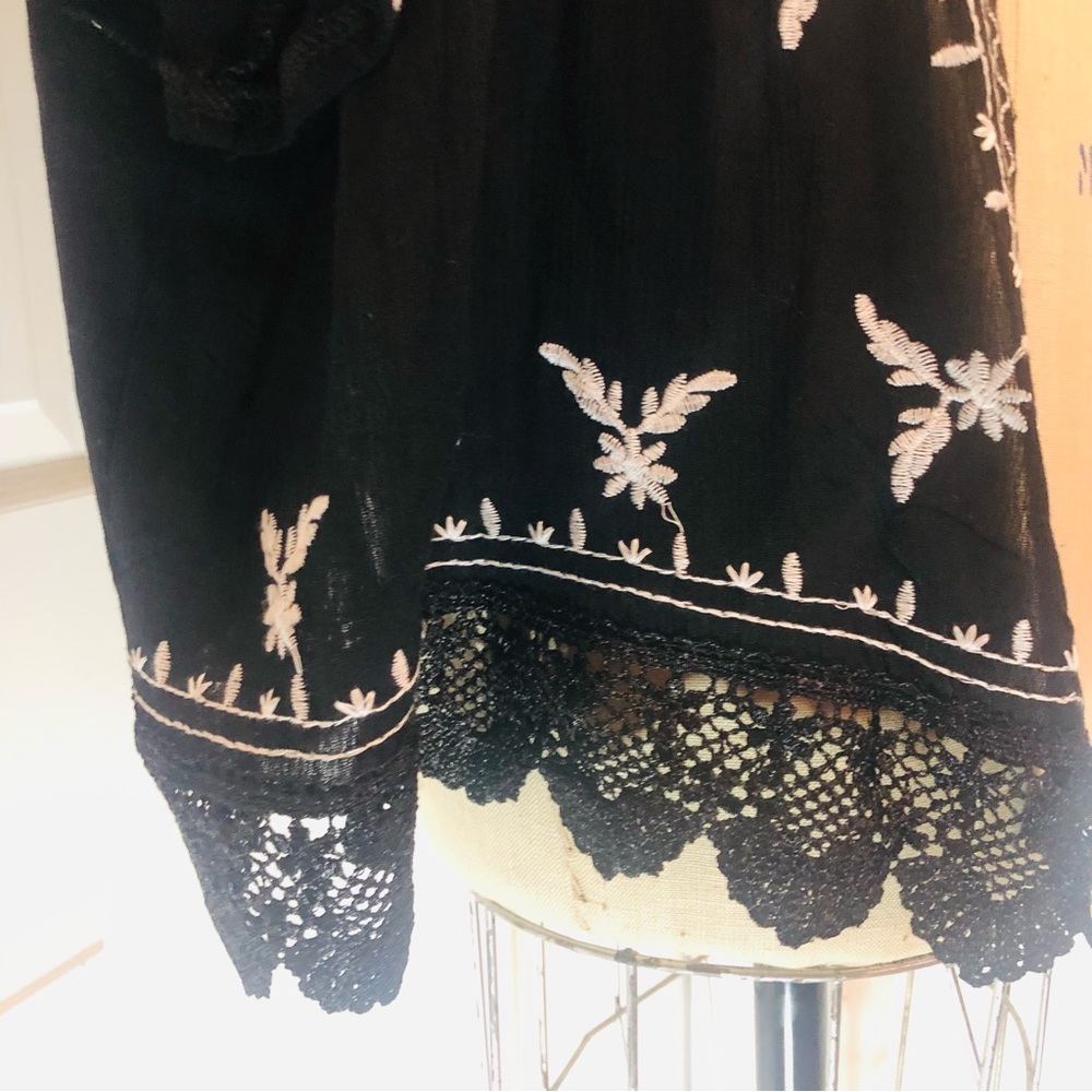 Embroidered Kimono - Picture 4 of 5